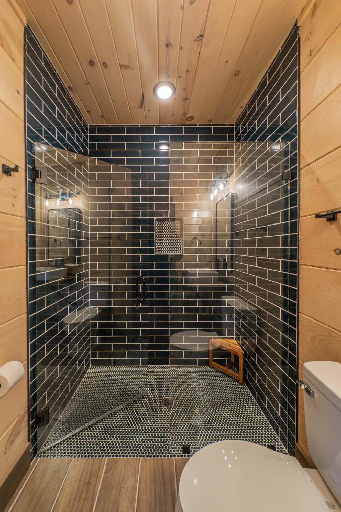 Luxury 12-Bedroom Cabin With Indoor Pool, Hot Tub & Movie Theater, Sleeps 36 세비어빌 외부 사진