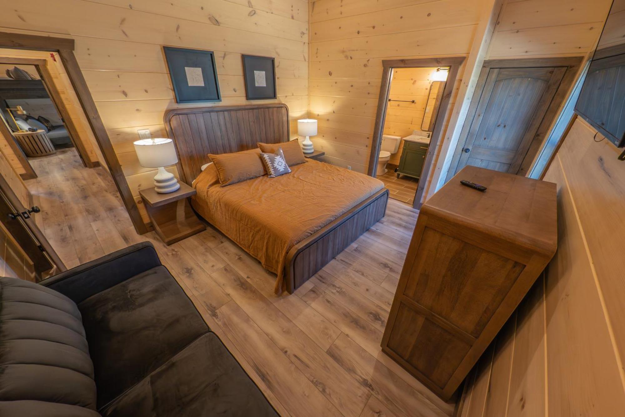 Luxury 12-Bedroom Cabin With Indoor Pool, Hot Tub & Movie Theater, Sleeps 36 세비어빌 외부 사진