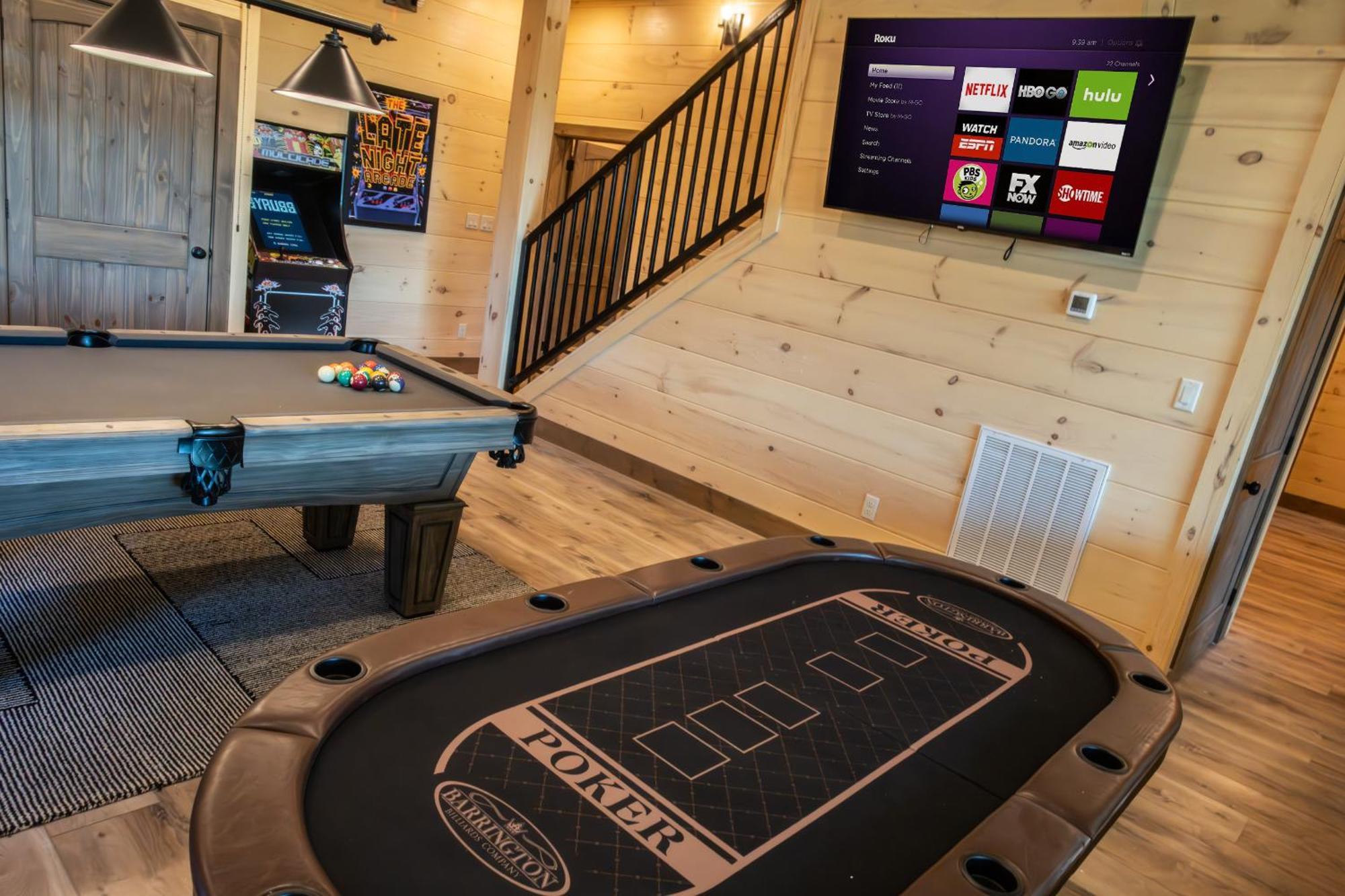 Luxury 12-Bedroom Cabin With Indoor Pool, Hot Tub & Movie Theater, Sleeps 36 세비어빌 외부 사진