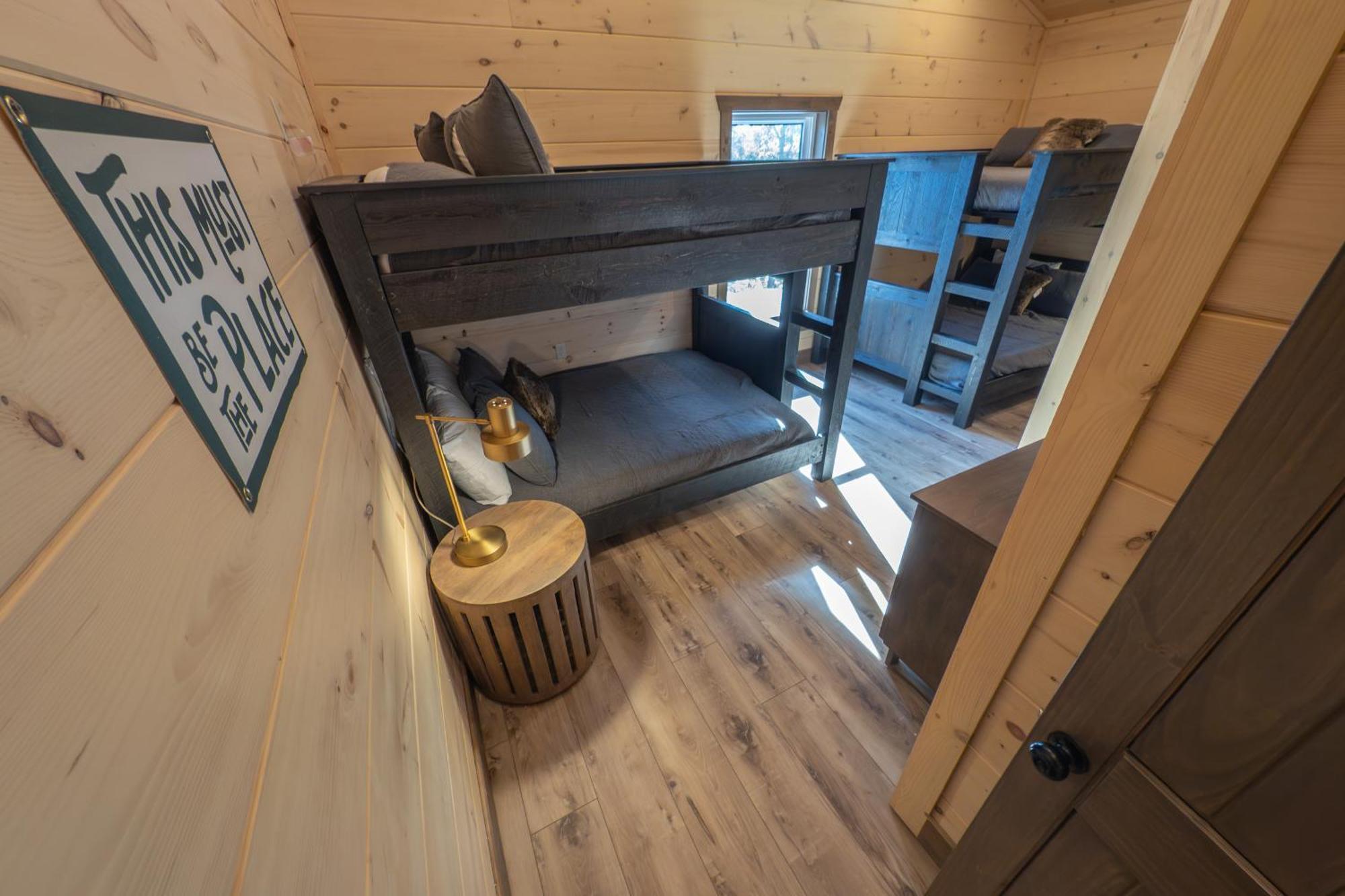 Luxury 12-Bedroom Cabin With Indoor Pool, Hot Tub & Movie Theater, Sleeps 36 세비어빌 외부 사진