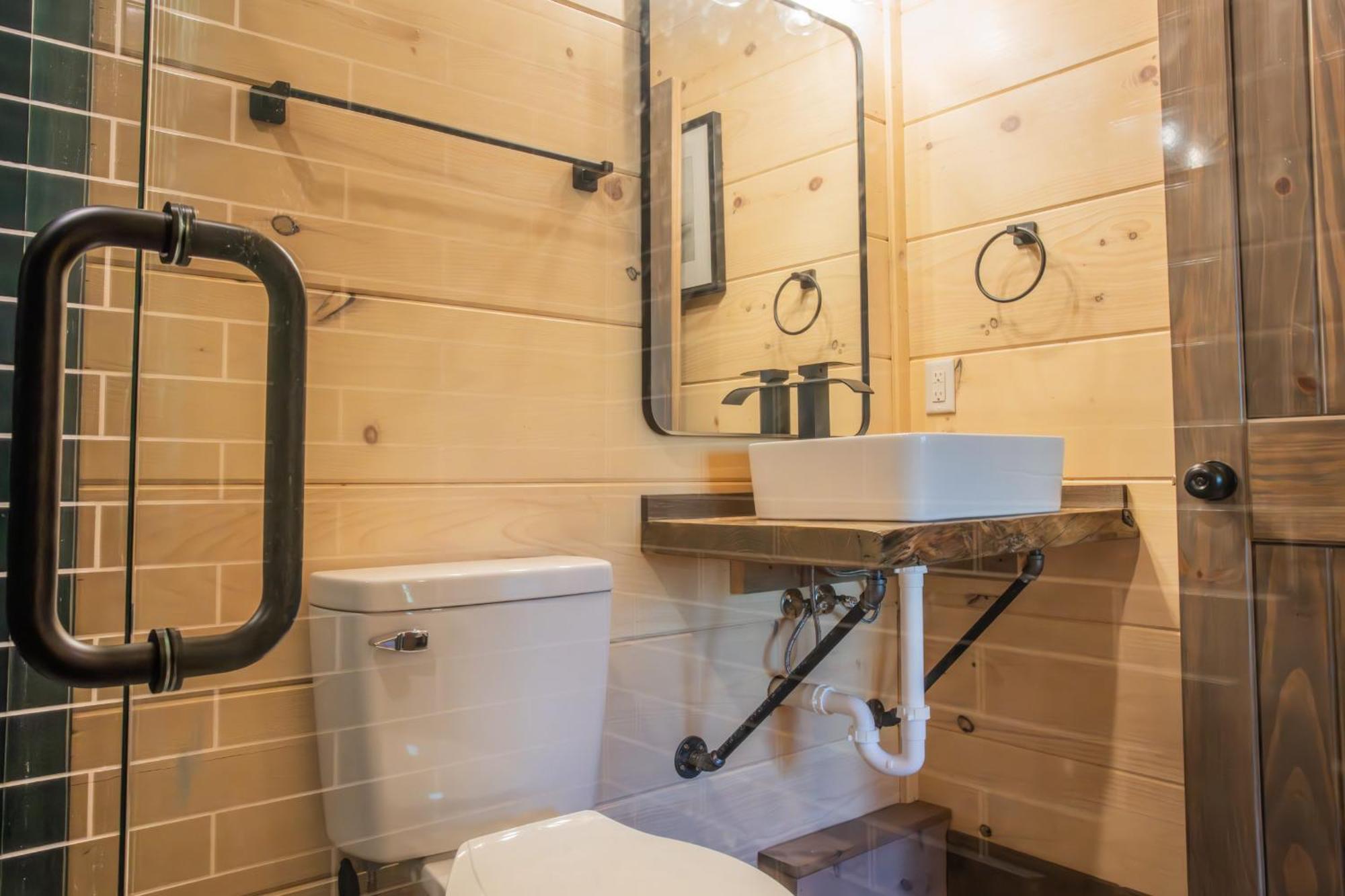 Luxury 12-Bedroom Cabin With Indoor Pool, Hot Tub & Movie Theater, Sleeps 36 세비어빌 외부 사진