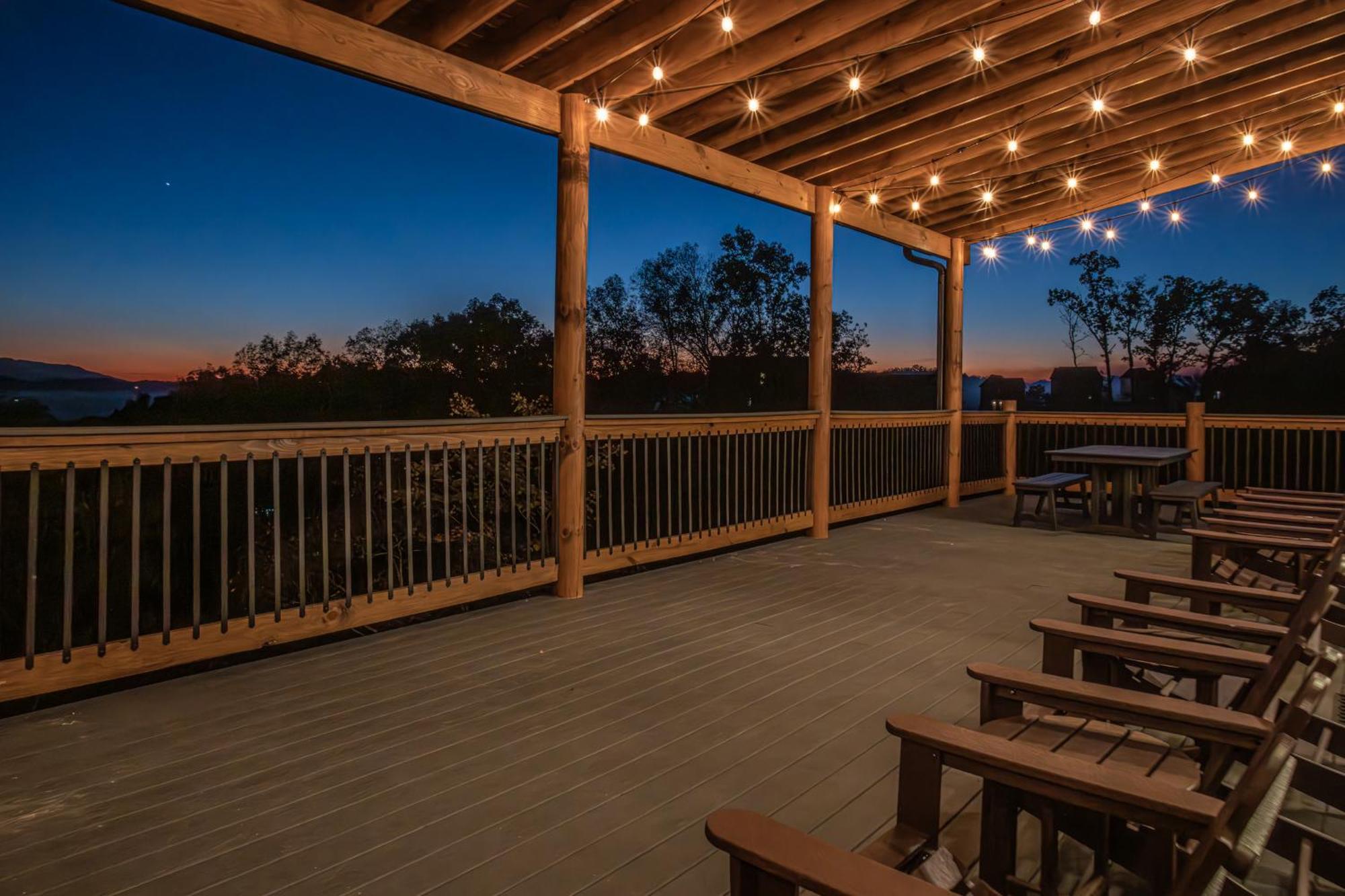 Luxury 12-Bedroom Cabin With Indoor Pool, Hot Tub & Movie Theater, Sleeps 36 세비어빌 외부 사진